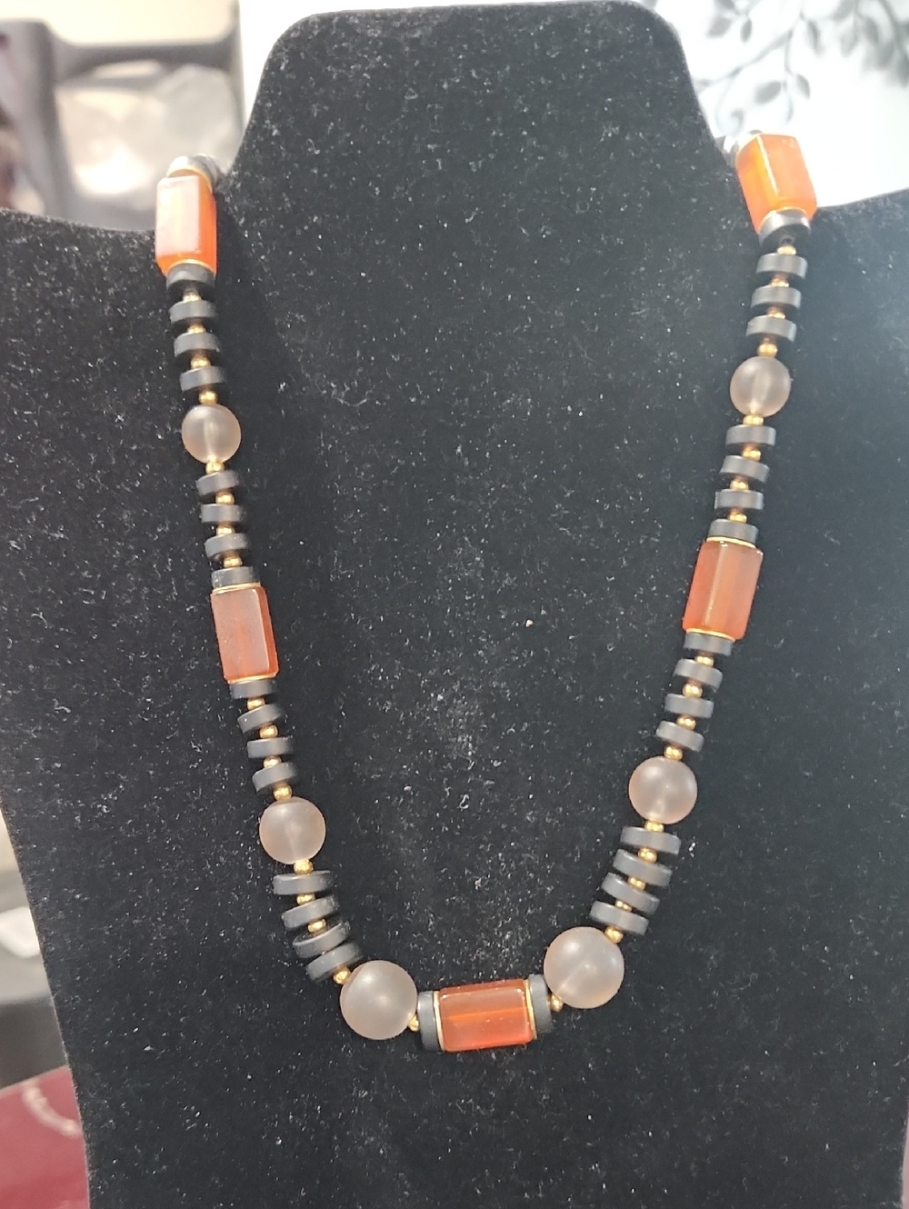Crown Trifari Brown & Black Beaded Women's Necklace 17"